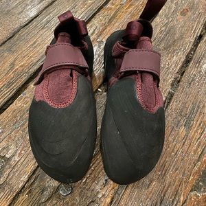 So iLL New Zero Pro NWT climbing shoes